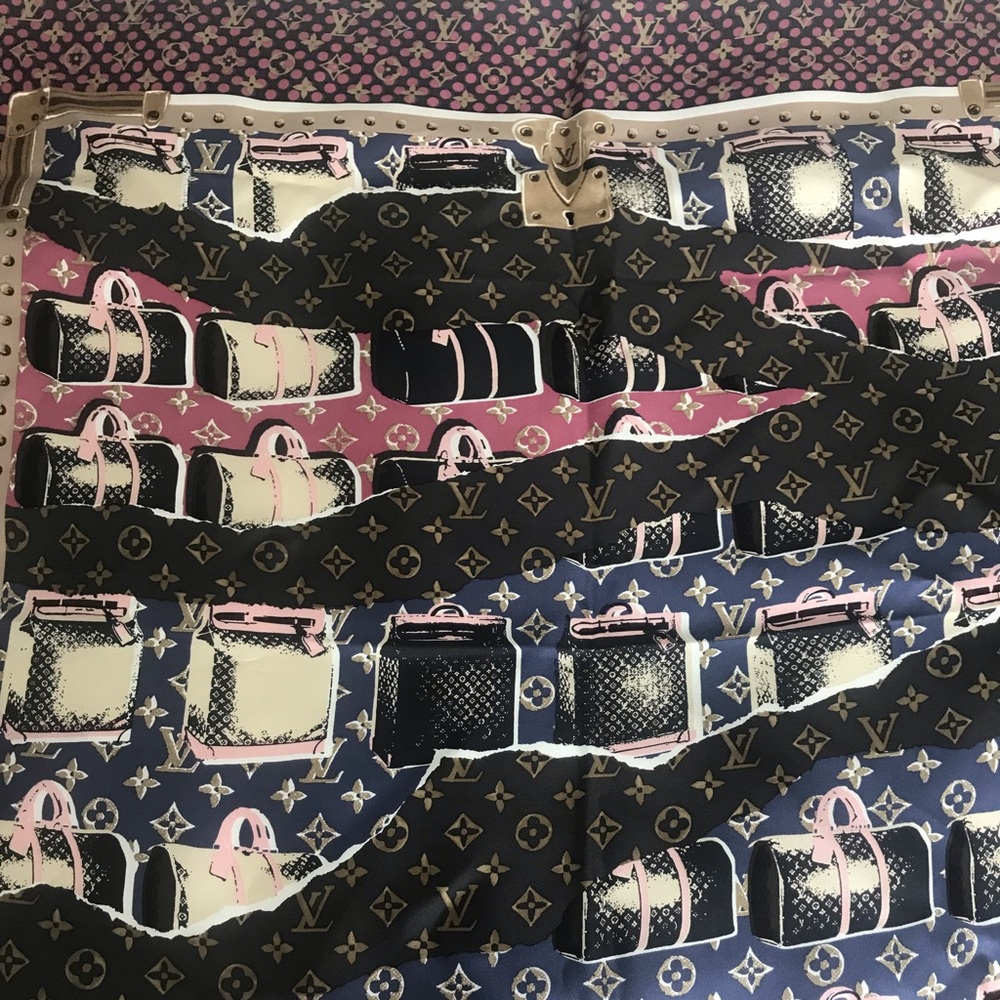 Authentic Louis Vuitton Scarf with original box